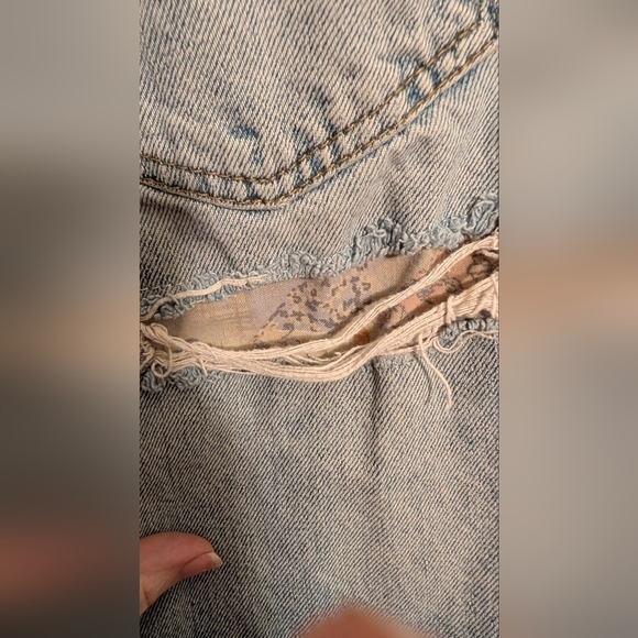 Forever 21 Distressed Jeans- Sz27 - Picture 5 of 5